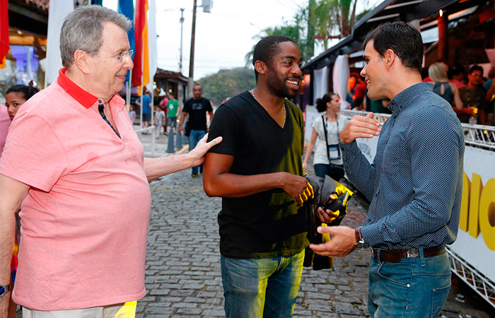 Daniel Filho, Lázaro Ramos e Juliano Cazarré prestigam festival de cinema em Búzios