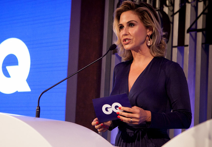 Giovanna Antonelli ostenta elegância no prêmio da revista GQ 