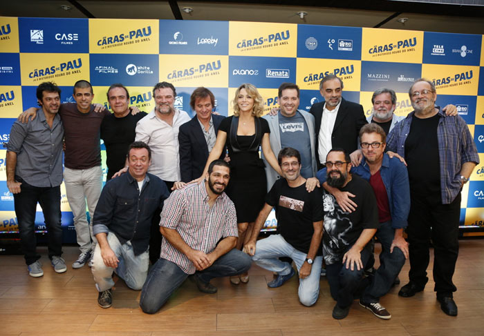 Dedé Santana e mais famosos vão à pré-estreia carioca de Os Caras de Pau