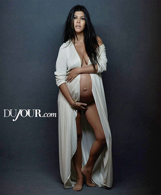 Grávida de 8 meses, Kourtney Kardashian posa nua para revista