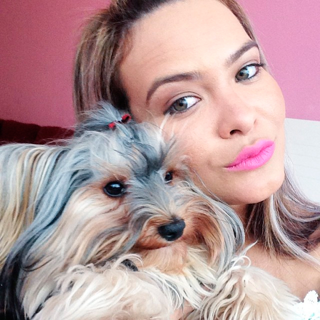 Geisy Arruda posta declaração de amor para seu cachorrinho no Instagram