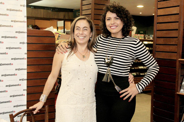 Cissa Guimarães recebeu amigos em lançamento de seu livro
