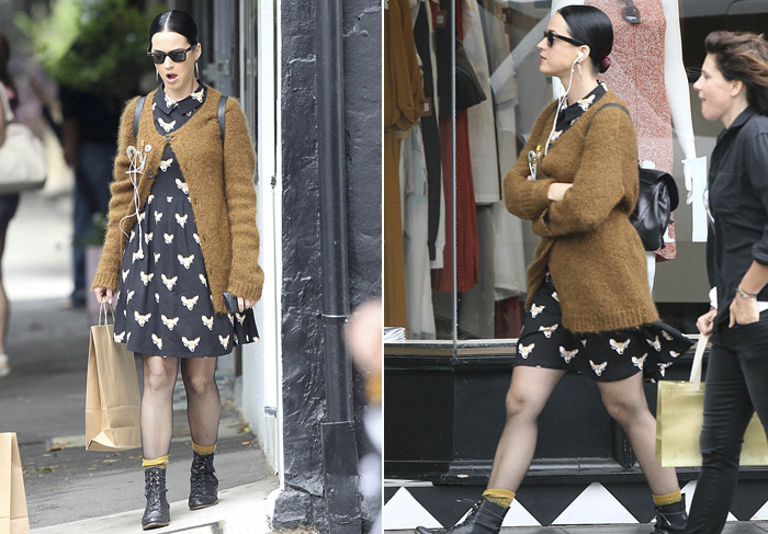 Katy Perry passeia com vestido de estampa de animais em Sydney