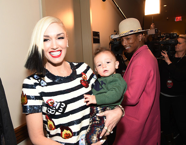 Filho caçula de Gwen Stefani rouba a cena em evento em Nova York