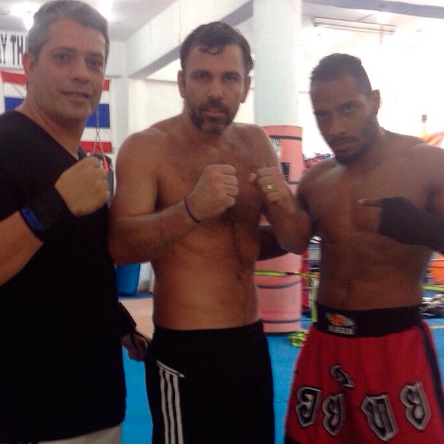  Marcelo Faria aparece cuidando da boa forma em academia de luta
