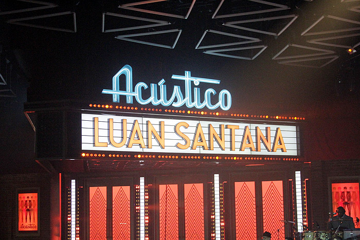 Luan Santana grava DVD acústico, em São Paulo