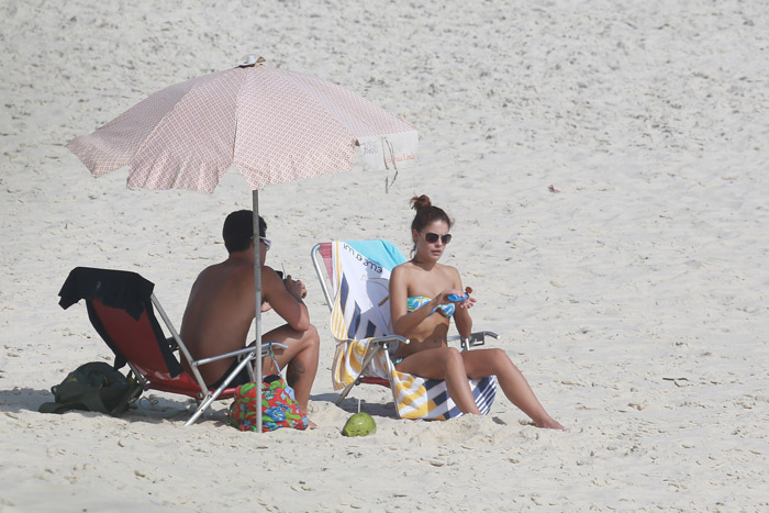 Paloma Bernardi e Thiago Martins aproveitam clima de romance no Rio de Janeiro 