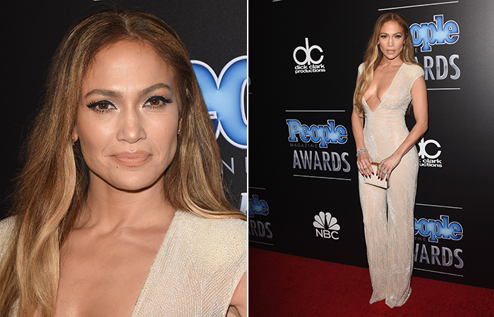  Jennifer Lopez leva prêmio na categoria Ameaça Tripla para casa 