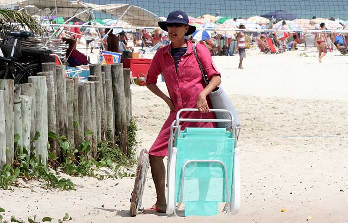 Cássia Kis aproveita as areias cariocas 