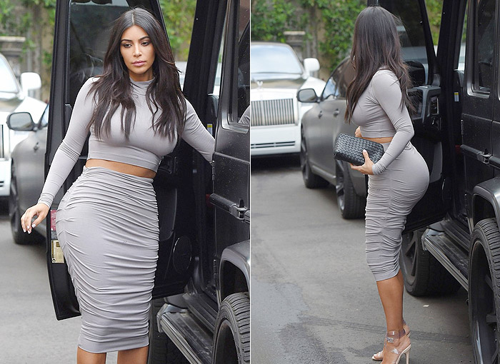 Bumbum de Kim Kardashian vira alvo dos fotógrafos em Beverly Hills