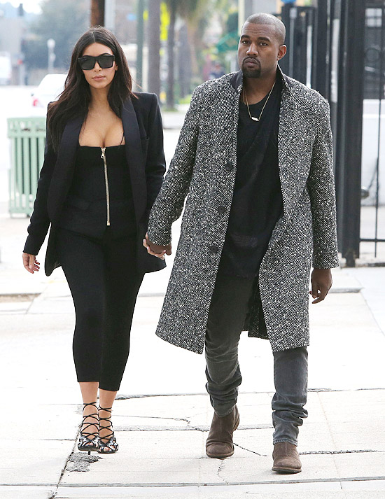  Kanye West exibe seus dois ‘tesouros’ em passeio por Beverly Hills
