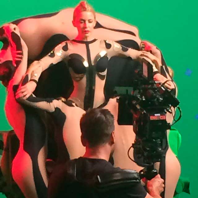  Kylie Minogue mostra fotos de seu novo clipe