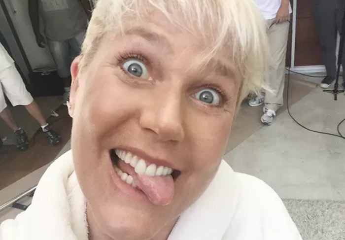 Xuxa se transforma em Lady Gaga para gravar Superbonita