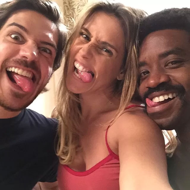 Deborah Secco grava última cena do ano em Boogie Oogie e comemora