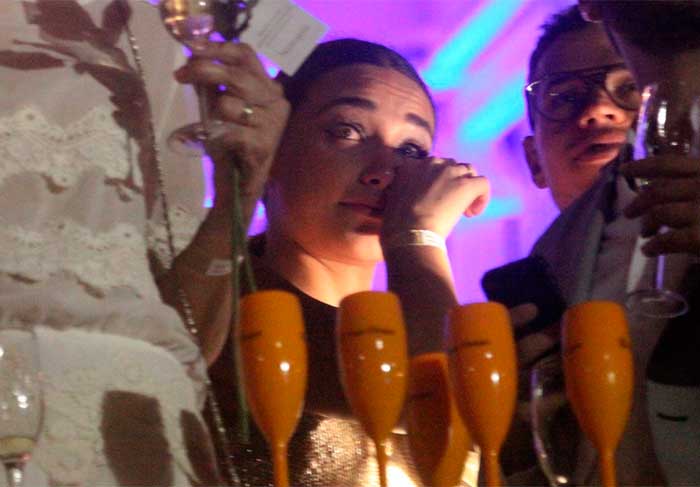 Lília Cabral e José Mayer curtem a virada do Ano Novo em hotel luxuoso