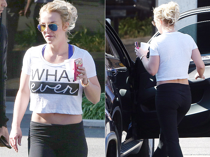 Britney Spears deixa barriga sequinha à mostra ao sair de estúdio