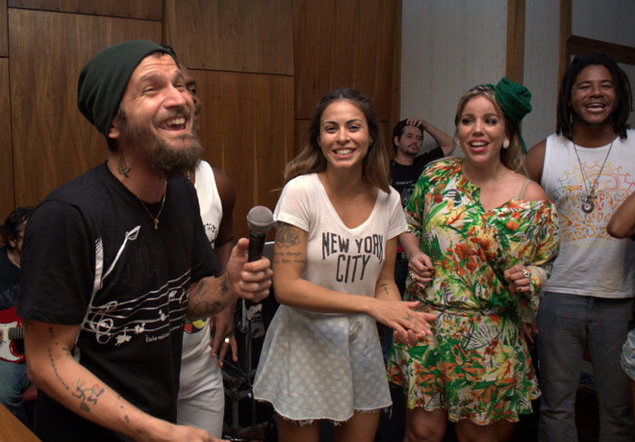 Saulo Fernandes reúne cantores no último ensaio para o Festival de Verão 