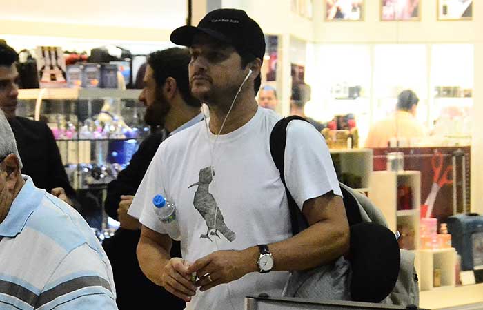  Marcelo Serrado embarca de forma discreta em aeroporto do Rio de Janeiro 