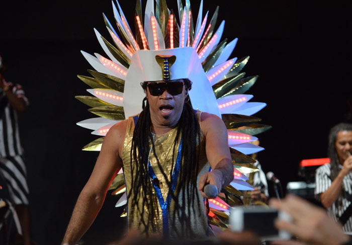 Daniel canta com Carlinhos Brown, em Salvador