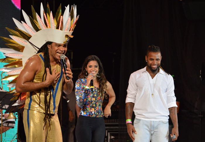 Daniel canta com Carlinhos Brown, em Salvador