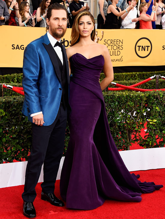 Matthew McConaughey e Camila Alves esbanjam elegância em premiação