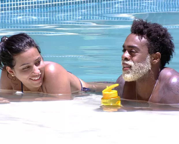 BBB 15: Talita diz que Amanda também pegaria Rafael