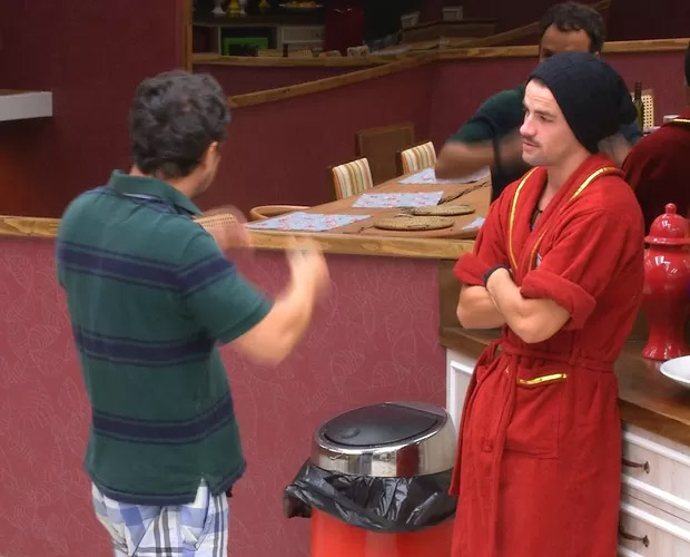 BBB15: Depois de voto de minerva de Rafael, Adrilles elogia ética do rapaz