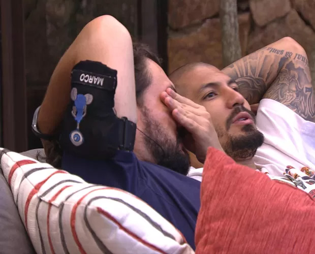 BBB15: Douglas, Marco e Fernando discutem o jogo