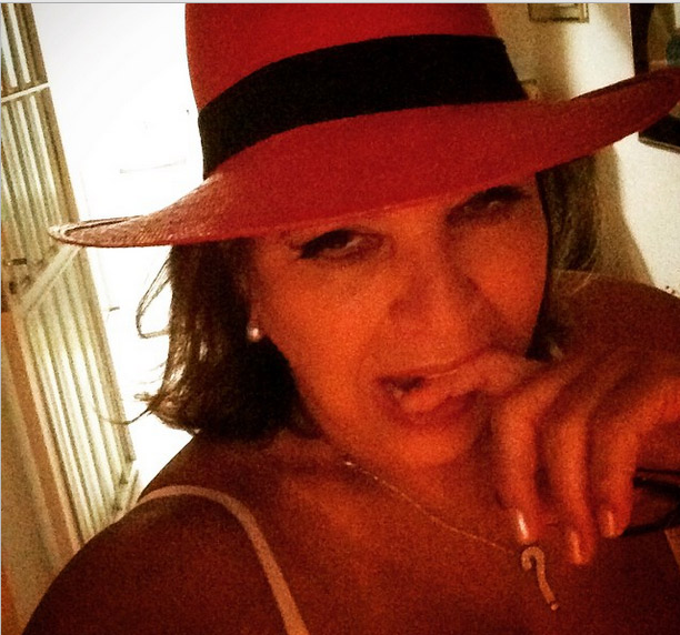Roberta Miranda faz selfie sexy e recebe elogios no Instagram
