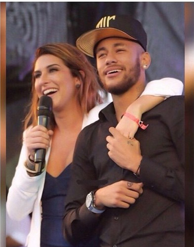 Neymar recebe os parabéns dos amigos nas redes sociais