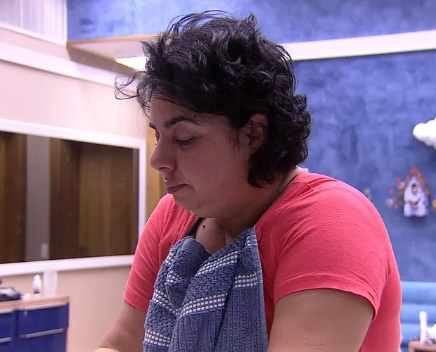 BBB 15: Mariza se espanta que ninguém a acordou por causa do ronco esta noite