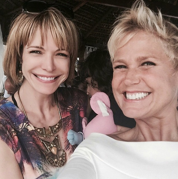  Xuxa faz selfie com Babi Xavier