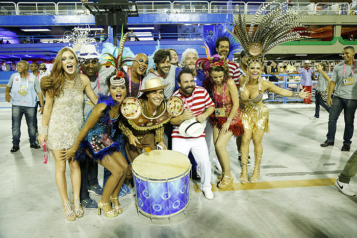 Império no Carnaval! Marina Ruy Barbosa e Viviane Araújo gravam na Sapucaí