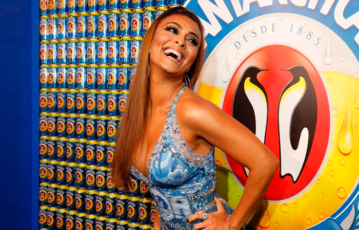 Rio: Juliana Paes chega ao camarote Boa para brilhar como musa