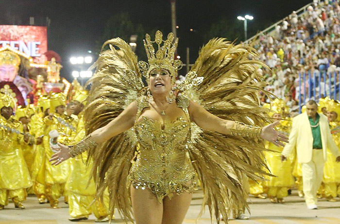 Susana Vieira brilha na avenida com a Acadêmicos do Grande Rio