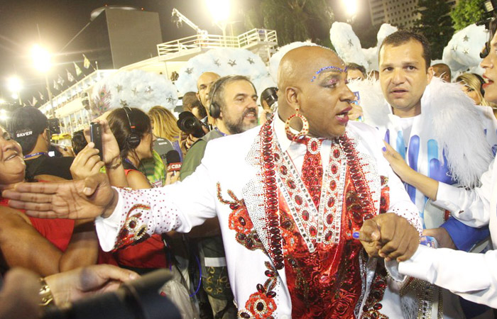 Rio: Ailton Graça se transforma em Madame Satã em desfile da Portela