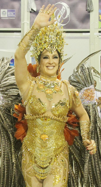 Rio: Claudia Raia brilha como rainha soberana na Beija-Flor 