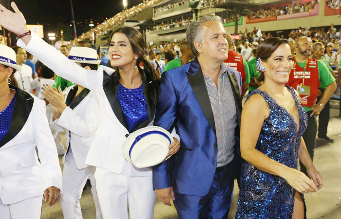 Rio: Gloria Pires e a família são a cara da elegância na concentração da Portela