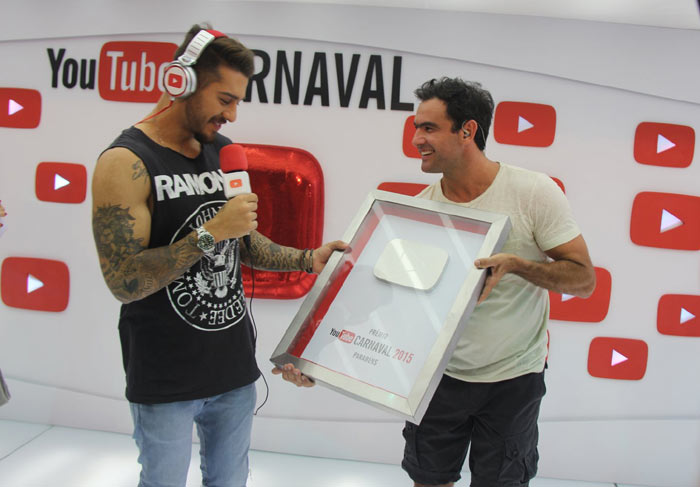 Lucas Lucco recebe o Prêmio YouTube Carnaval