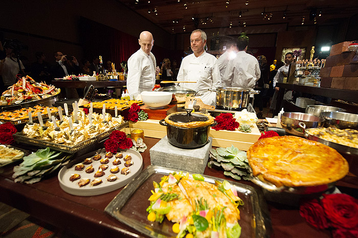 O chef austríaco Wolfgang Puck apresenta o menu da festa oficial do Oscar 2015