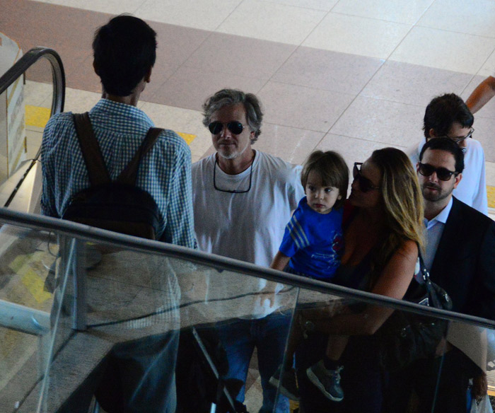 Marcello Novaes embarca no aeroporto Santos Dumont, no Rio de Janeiro