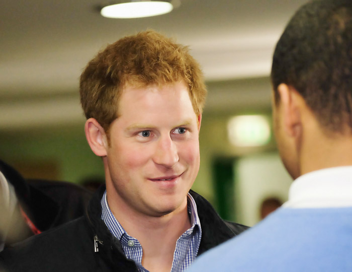 Príncipe Harry visita veteranos das Forças Armadas 