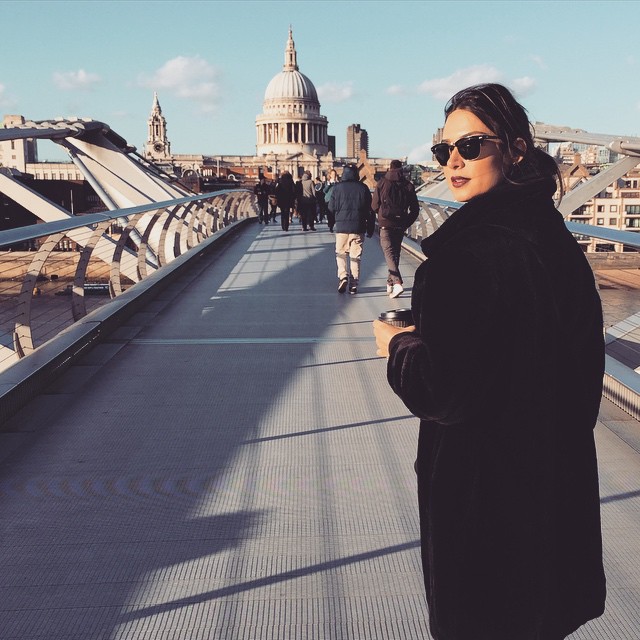 Thaila Ayala mostra passeio por Londres