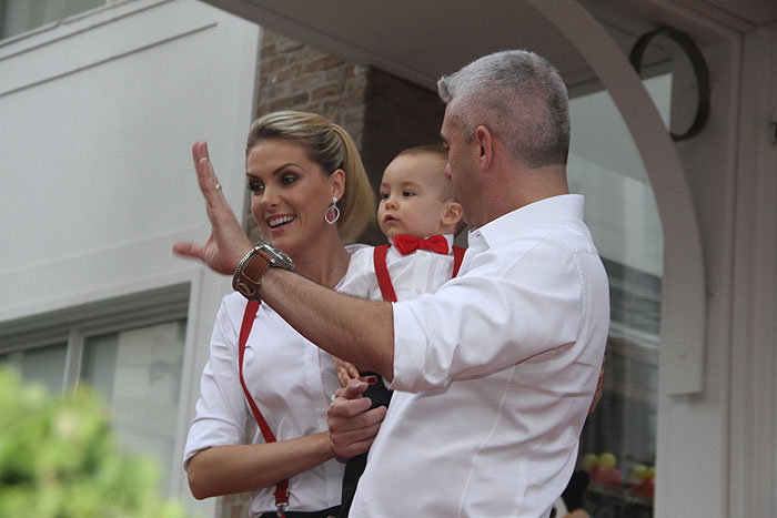 Ana Hickmann e Alexandre Correa comemoram aniversário do filho em grande estilo