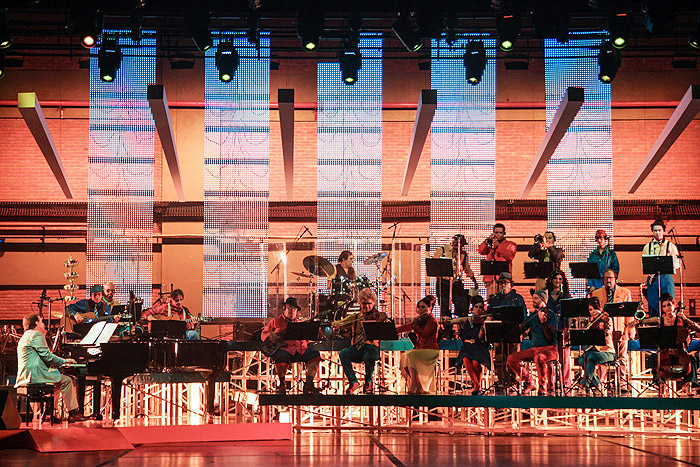 Eduardo Lages & Orquestra se apresentam no Teatro Renault, em São Paulo