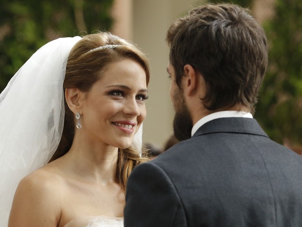 Império: Cristina se casa com Vicente no lugar de Maria Clara