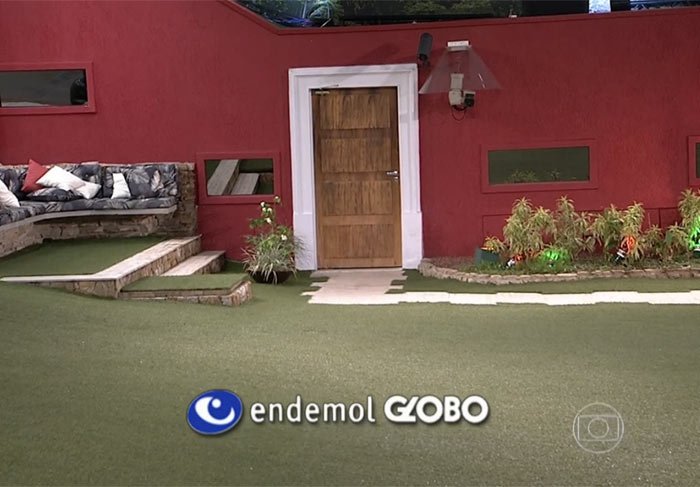 BBB 15: Pedro Bial dá a entender que novo participante vai entrar na casa