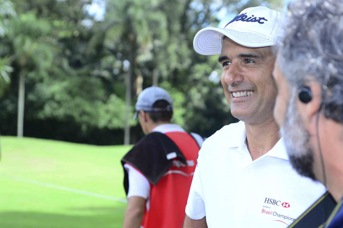 Marcos Pasquim participa da abertura de campeonato de golfe