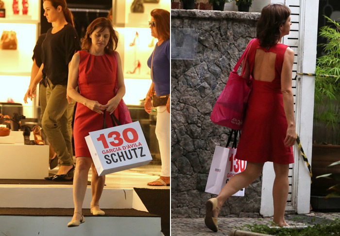 Drica Moraes escolhe vestido vermelho para ir às compras em loja de Ipanema