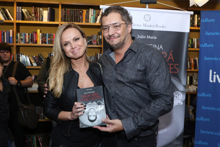 Eliana marca presença em lançamento da biografia de Elis Regina